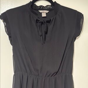 Black V-Neck Cap Sleeve Mini Sundress